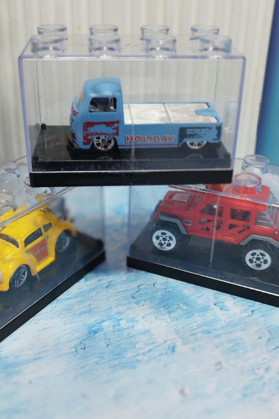 ماشین فلزی کوچک