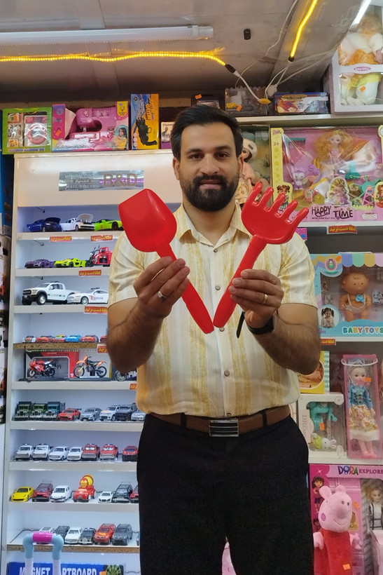 کامیون اسباب بازی راک تراک تحمل وزن 120 کیلو به به همراه بیل وچنگک جعبه ایی